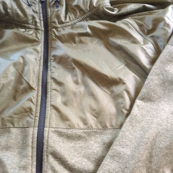 Light weight jacket - Picture 2 of 3